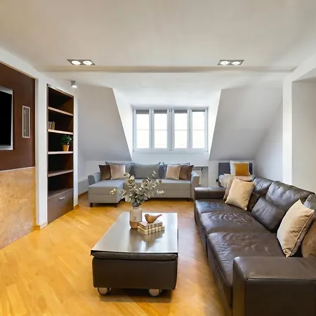 公寓 Golden - Elegant & Stylish 3-floor - Old Town *